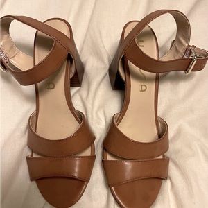 Women’s block heel sandal